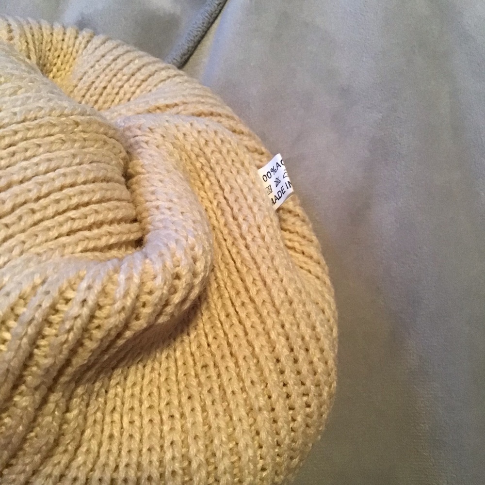 SO CUTE TAN BEANIE WITH GEMS AND PUFF - Picture 4 of 4